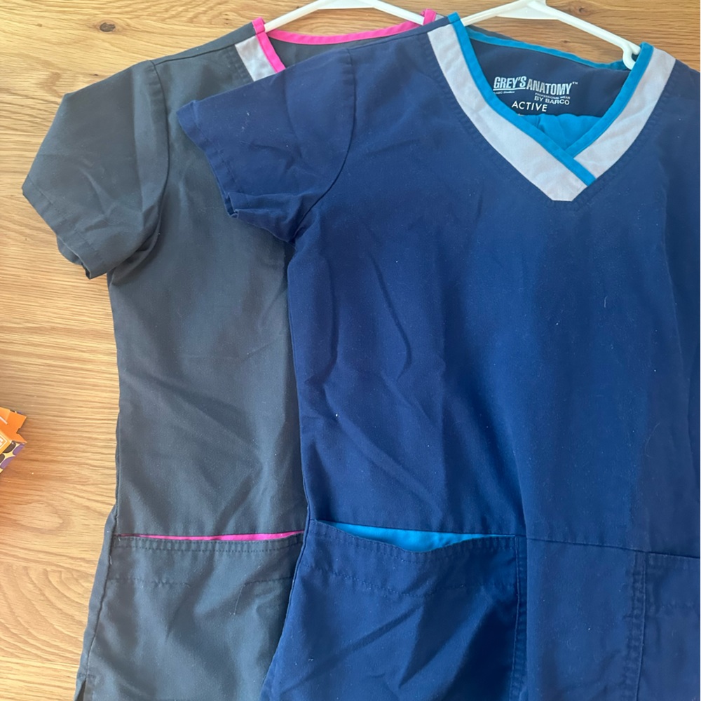 2 pairs of Grey’s anatomy scrubs active by Barco XS tops and bottoms